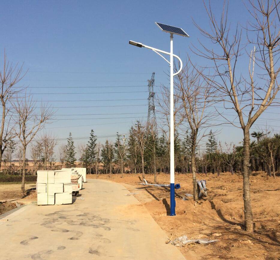 6米24瓦新农村建设太阳能路灯
